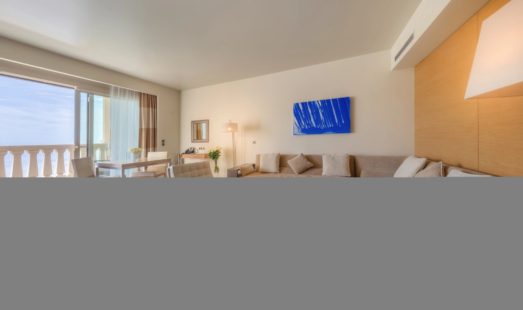 Monte-Carlo Bay Hotel & Resort