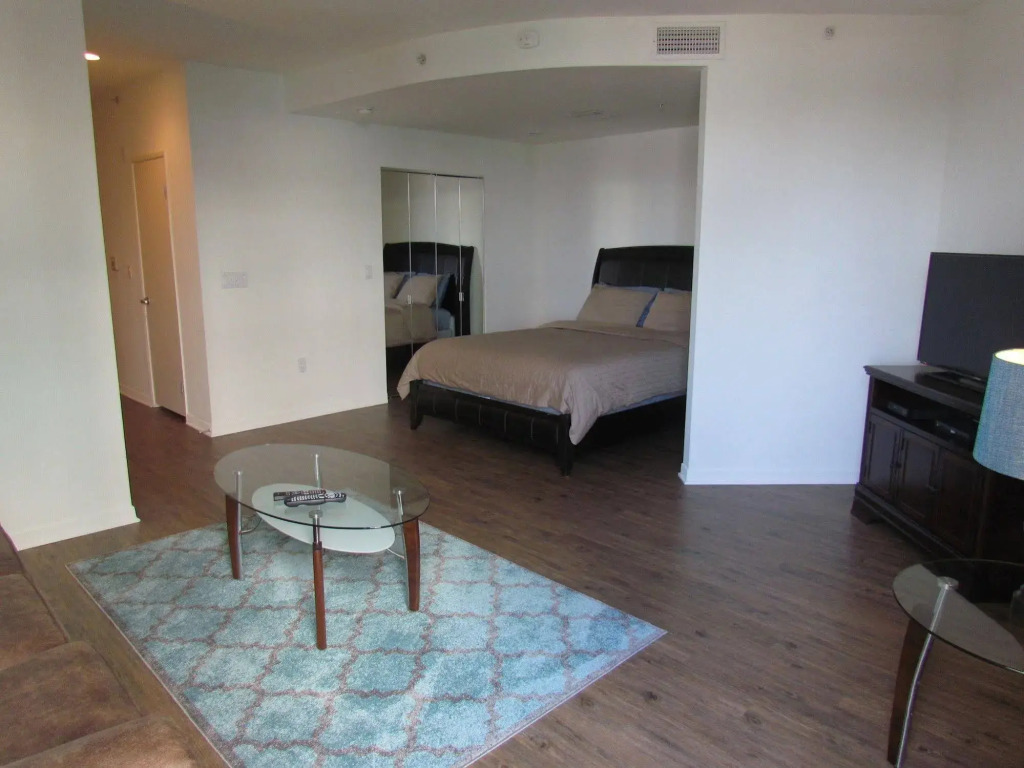 Romantic Studio with Bay View