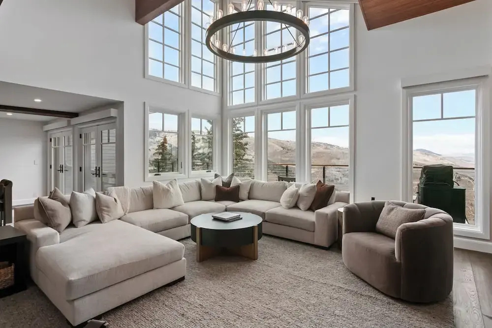 Stag Lodge 3BR Views, Hot Tub, Ski Access Condo