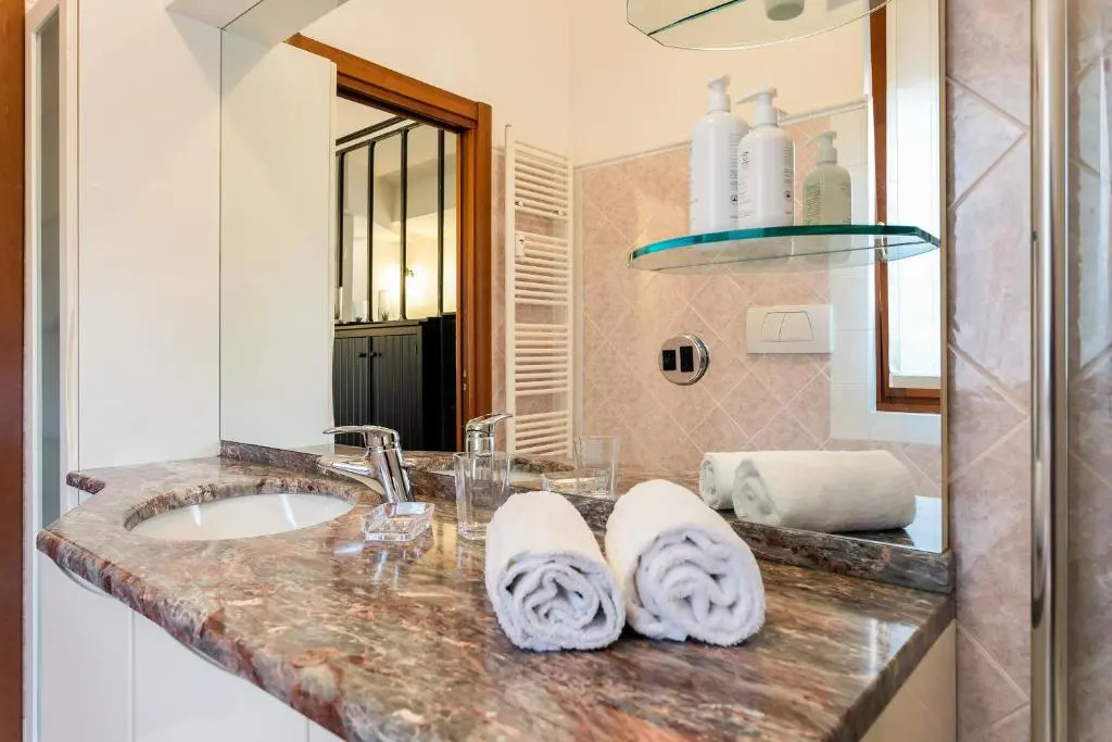 MyHomeInComo - Santa Chiara Apartment