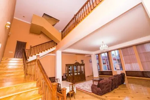 GUEST HOUSE "Rohat Lux"