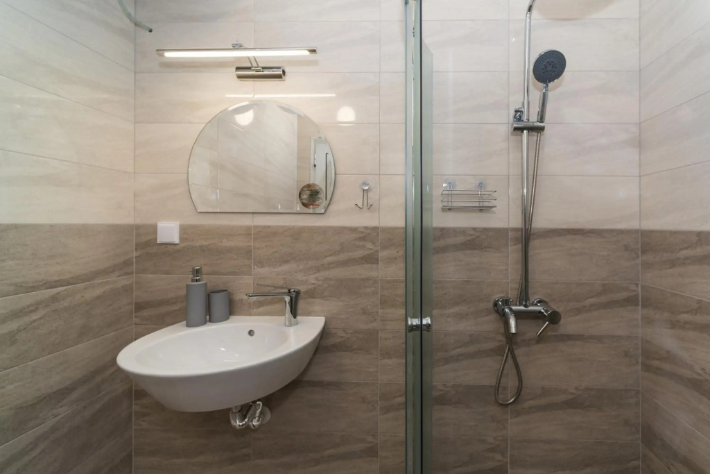 Alma Apartment - Stylish 1BD Flat with Balcony