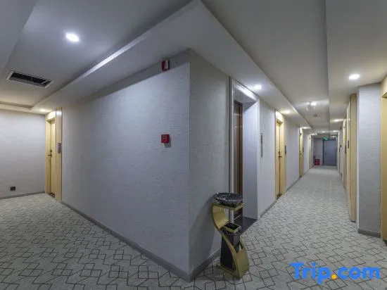 Yagangwan Four Seasons Hotel (Shanghai No.9 People's Hospital Fengcheng)
