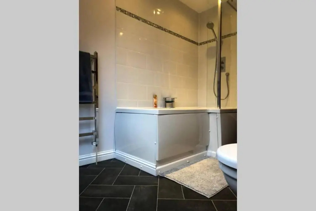 Private Coach House in Gated Residence