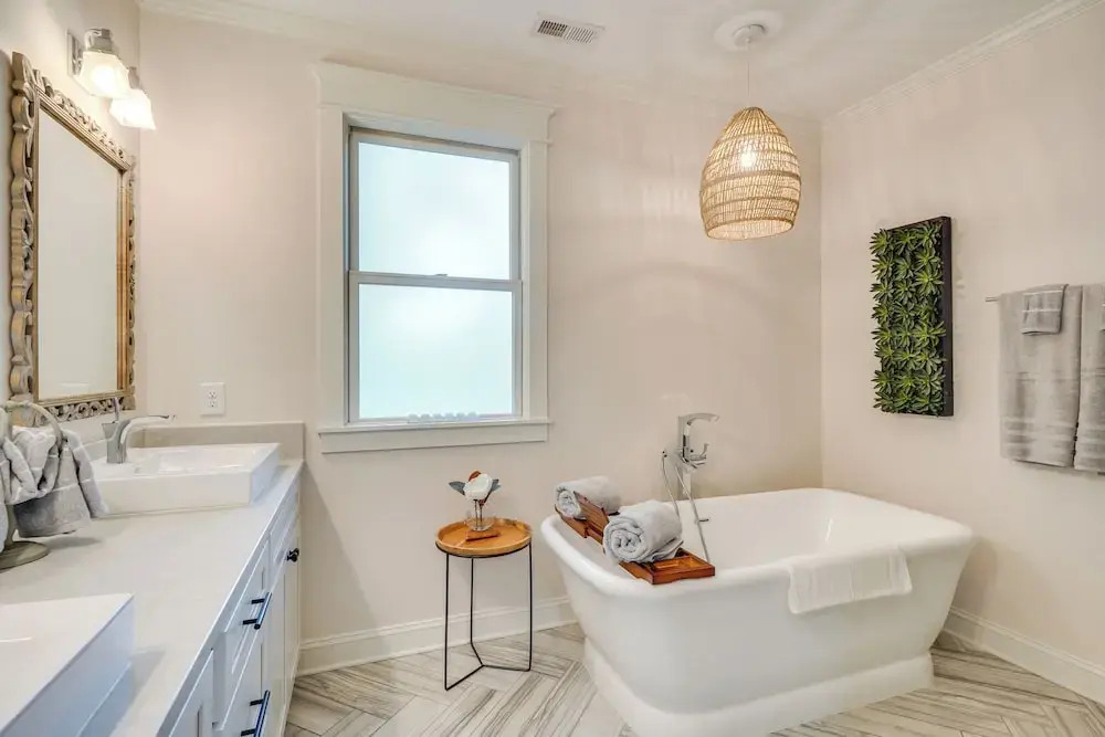 1 Mi to Dtwn: Upscale Retreat in Durham!