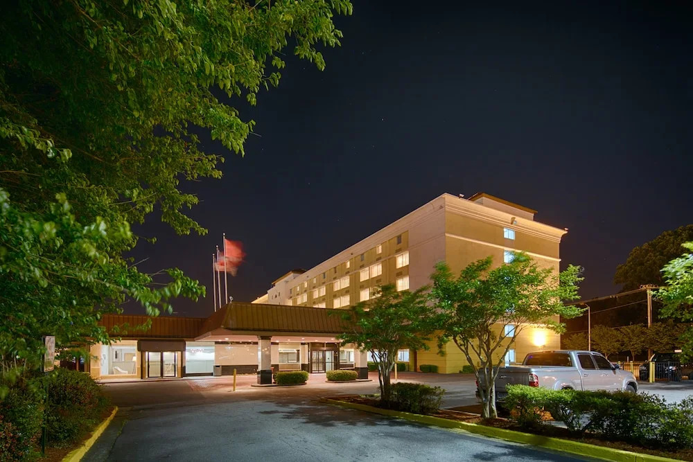Comfort Inn and Suites Airport North