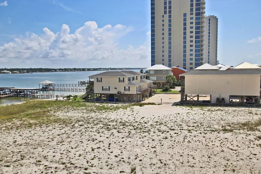 Summerhouse West by Youngs Suncoast