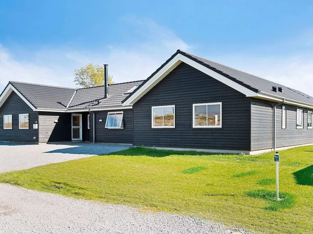10 person holiday home in Hasselberg