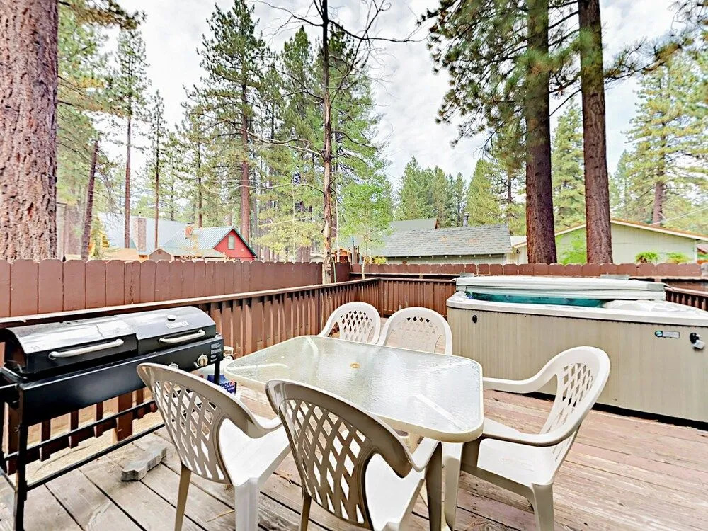 Central South Lake Tahoe House by RedAwning