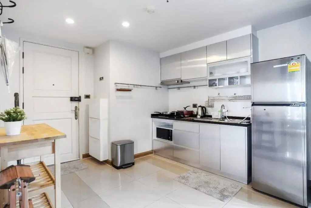Penthouses 2Bedrooms @MRT Huai Khwang 会说中文