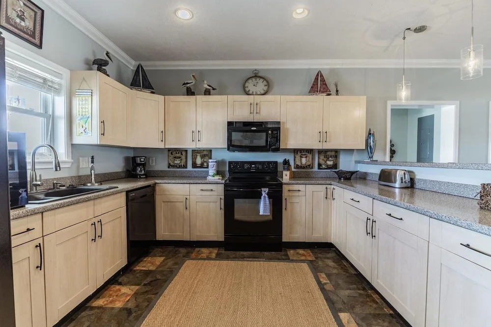 011 Chill Out Dauphin 4 Bedroom Home