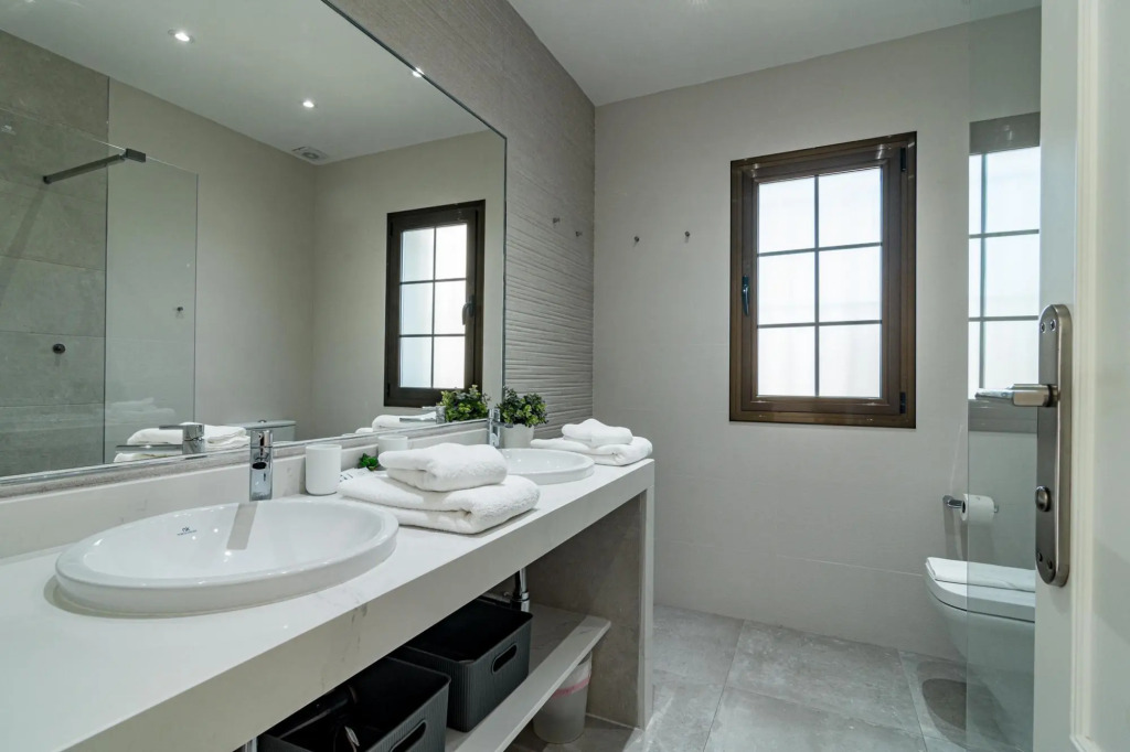 AB4 - vacation home, Marbella by Roomservices