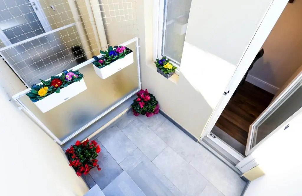 Oltrarno Lily Suite