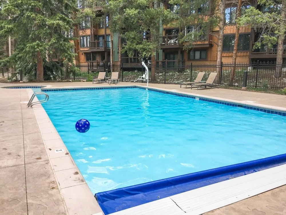800 Columbine Road Condo Unit B9