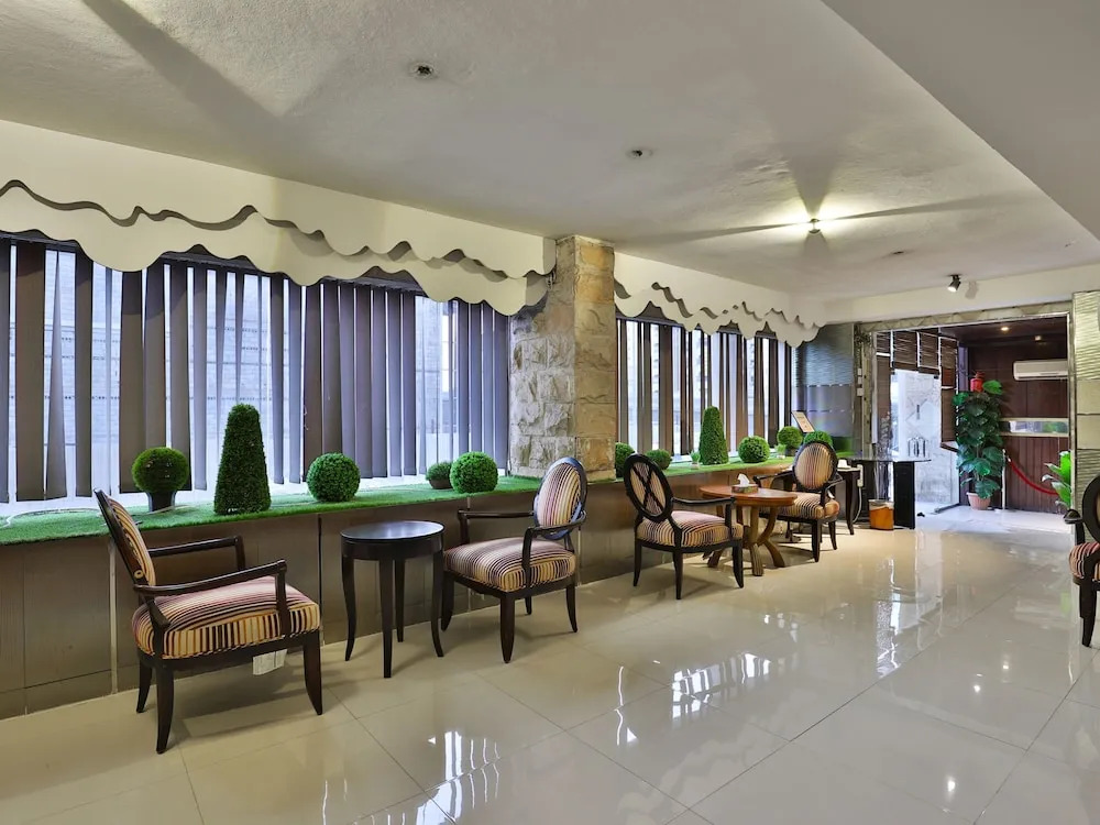 OYO 211 Mayar International Furnished Units 1