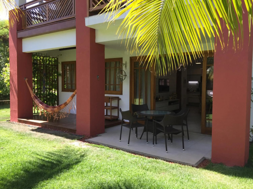 PRAIA DO FORTE ! Vilage de 80 m2 a 600 metros da vila