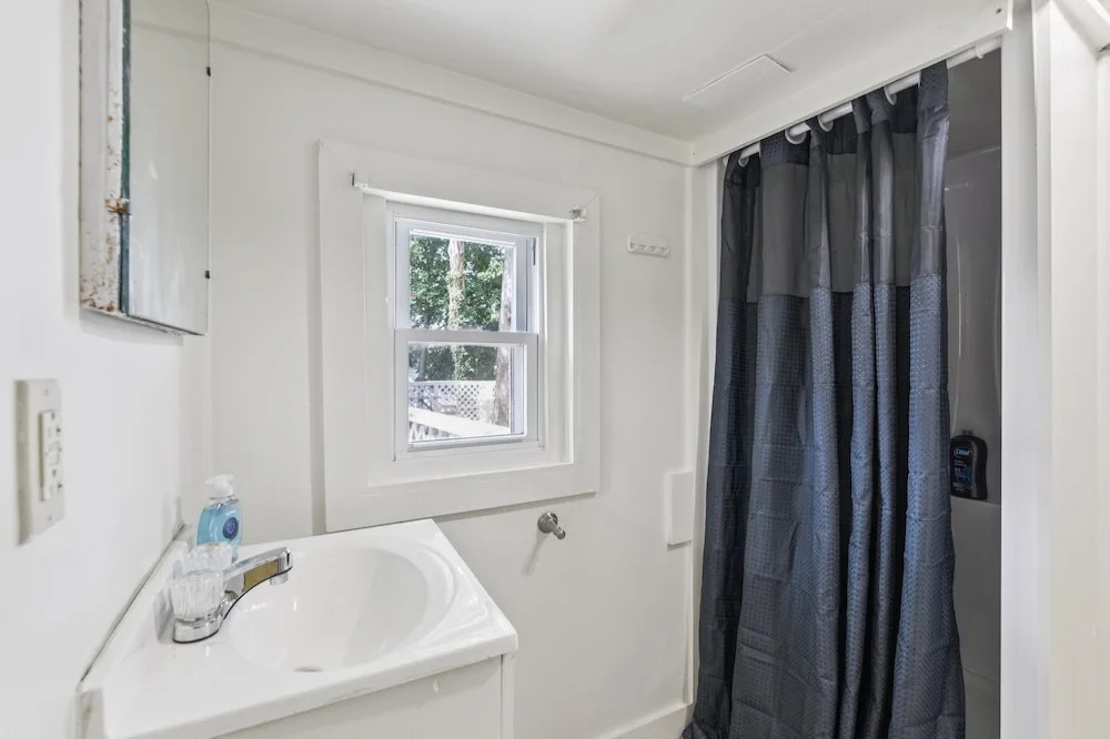 Dave's Last Resort Lakeside - Long Stay Discount - Comfy Cabin 5 1 Bedroom Hotel Room