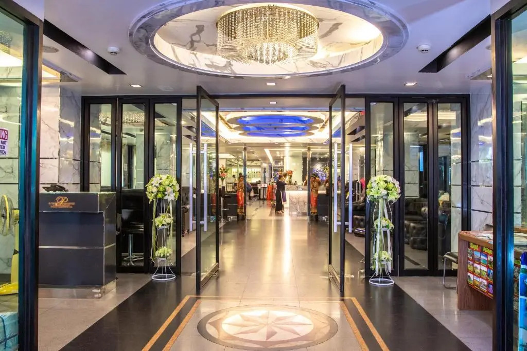 Gusto Pratunam Hotel