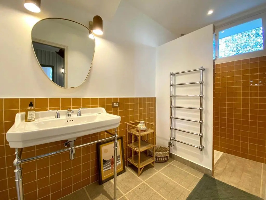 Maison dexception à 80m de la plage avec accès direct, proche commerces, terrasse, BBQ, WiFi inclus - FR-1-361-375