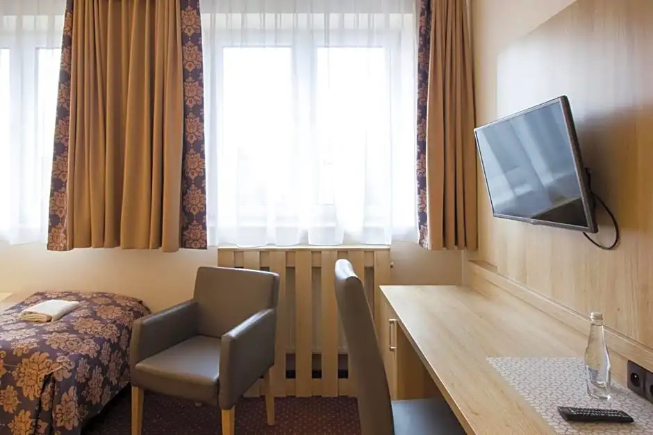 Motel DB2000