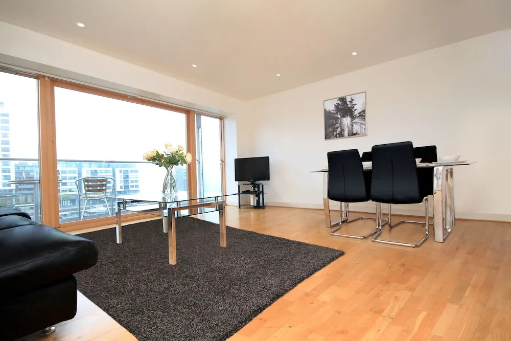 Grand Canal Quay View Apartment
