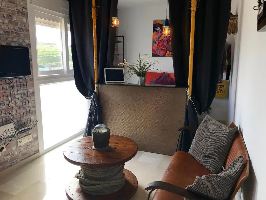 Studio "MOSAICO" WITH POOL, FIBRE OPTIC 600mb, PARKING, AIR CONDITIONER INCLUDED