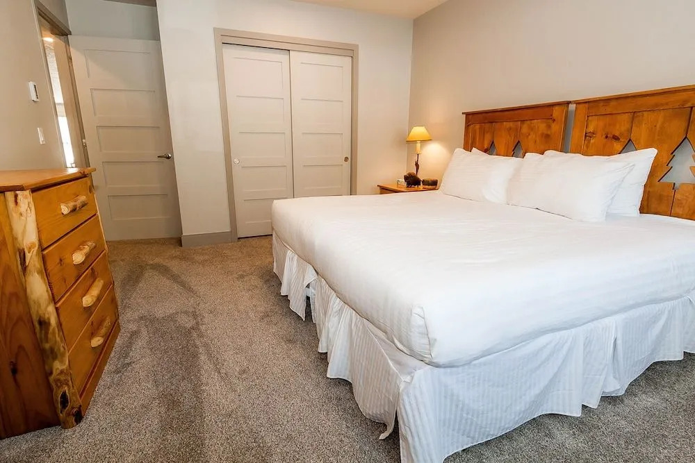 Quicksilver #1666 - 2 Br Condo
