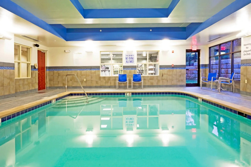 Holiday Inn Express & Suites Knoxville-Farragut by IHG