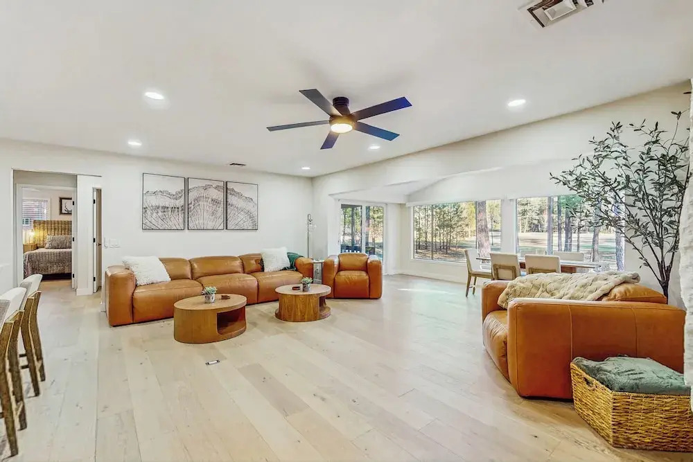 3BR House in the Pines On Golf Course