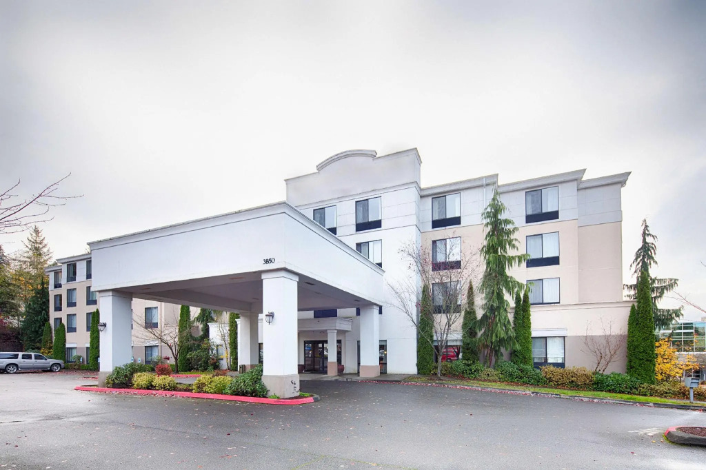 Holiday Inn & Suites Bothell an IHG Hotel