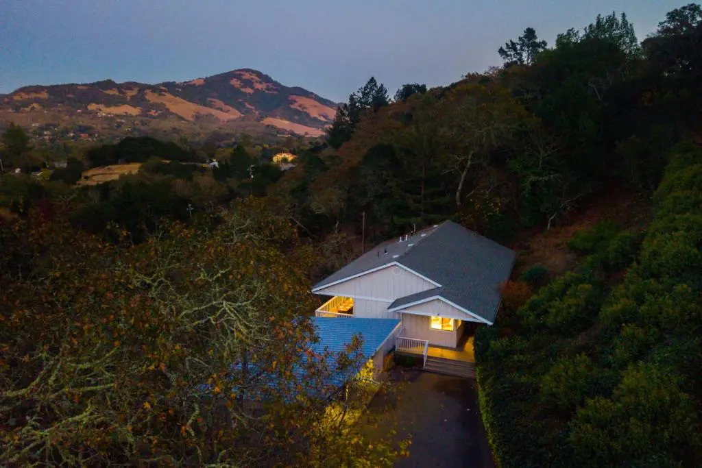 Vino Blanco by AvantStay Private Wine Country Home w Mtn Views Deck