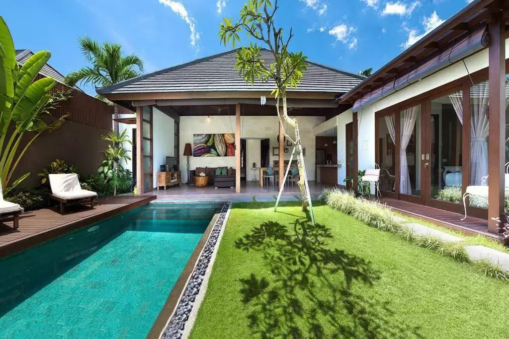 Coklat 3BR Villa with Pool, Seminyak