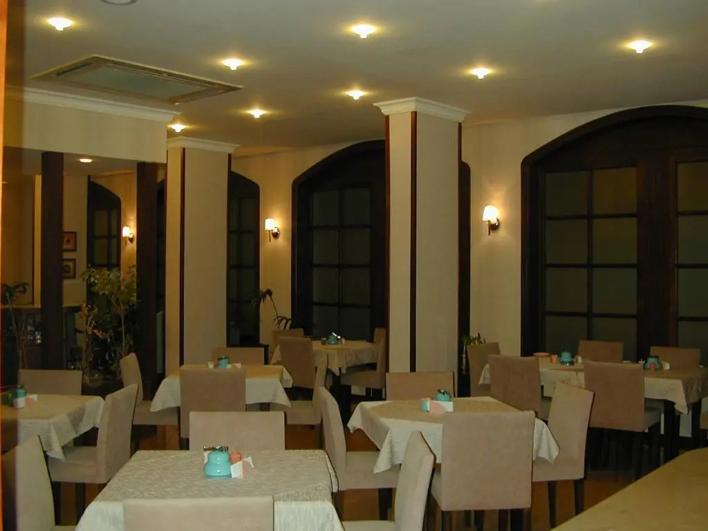 Candan Beach Hotel