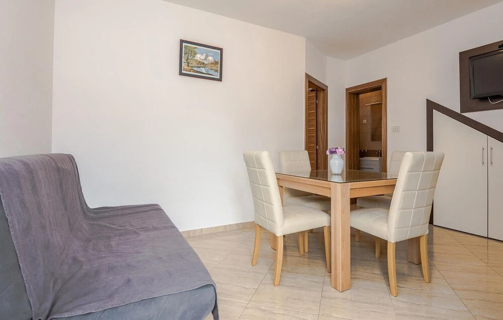 Awesome Home in Vir With 4 Bedrooms and Wifi
