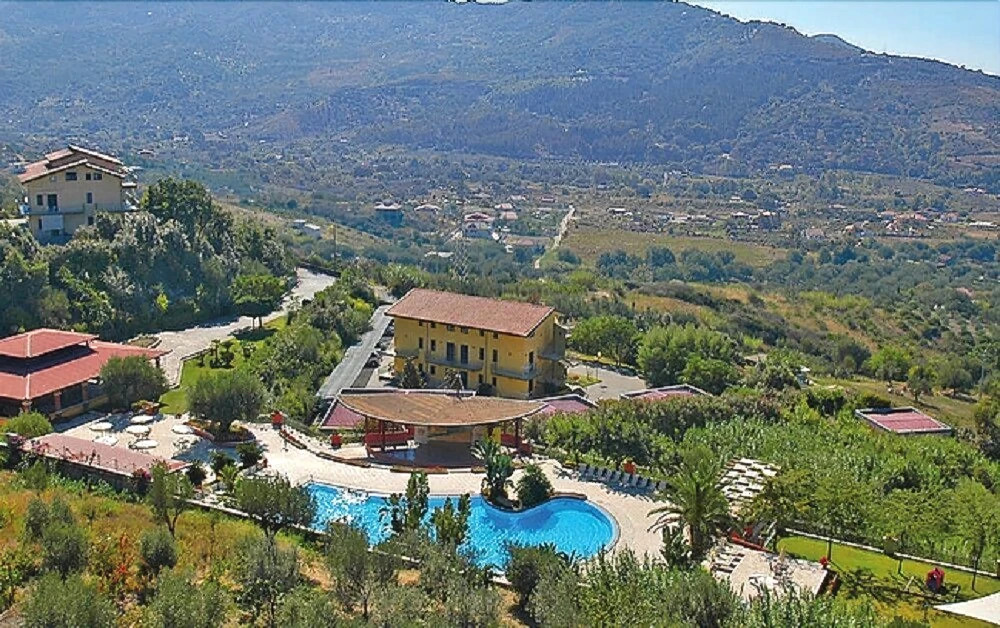 Hera Club Resort