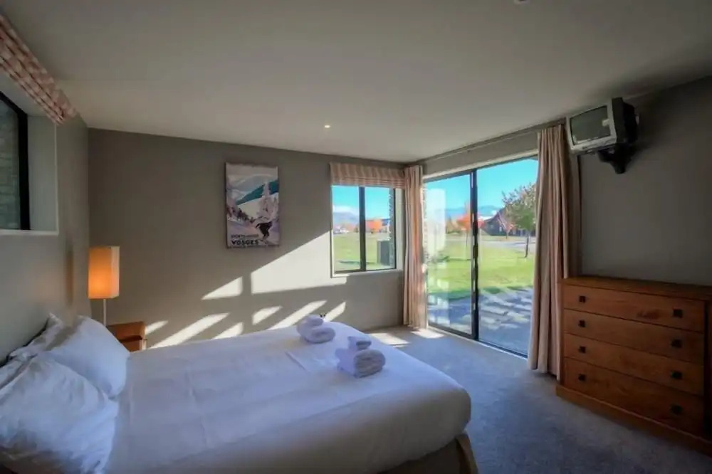 Heritage Villa 10 - Wanaka Holiday Home