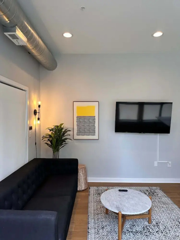 Sosuite 1BR Apt w W D Shared Roofdeck