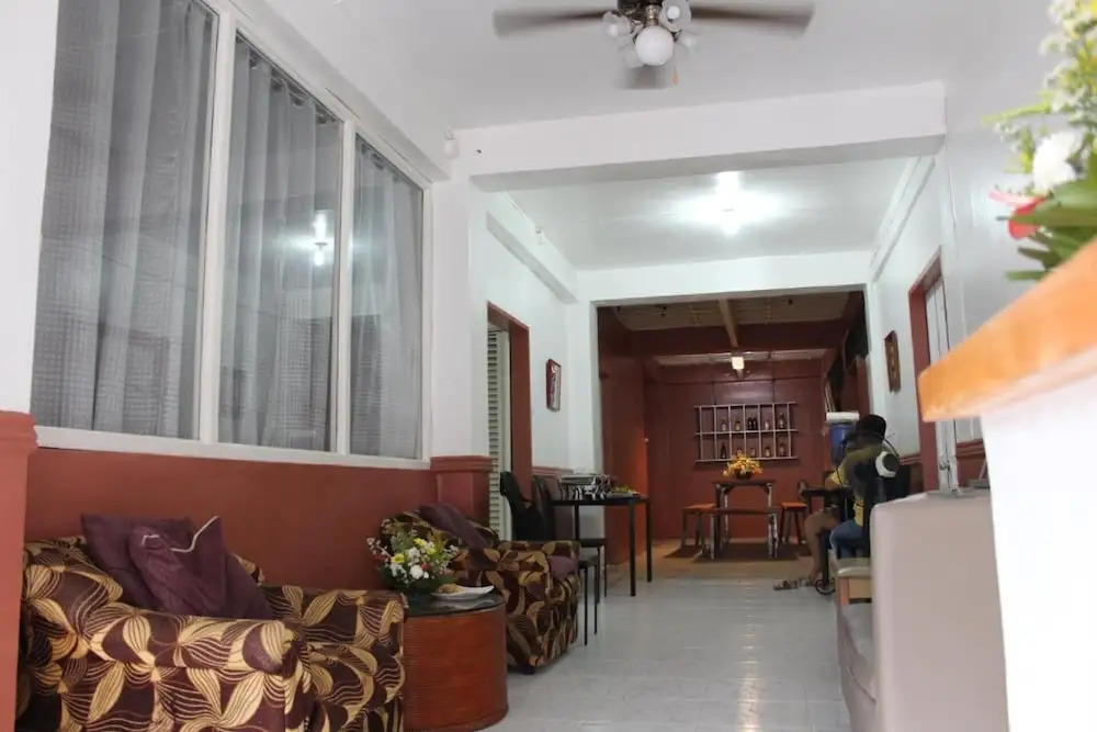 Laguno Hostel and Guest House