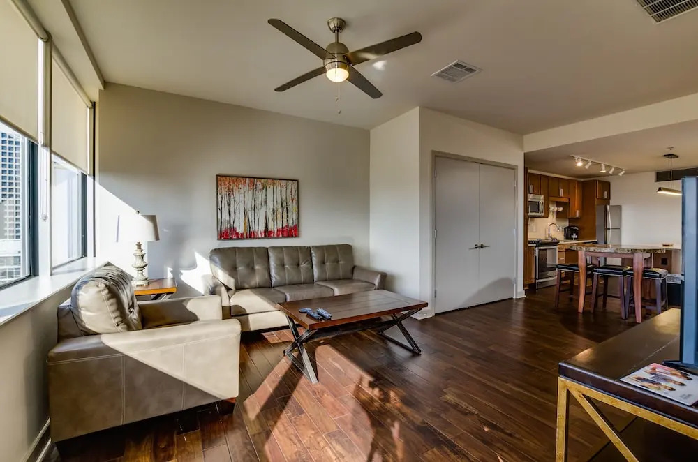 Apartments-Stay Smart Elm Street Downtown