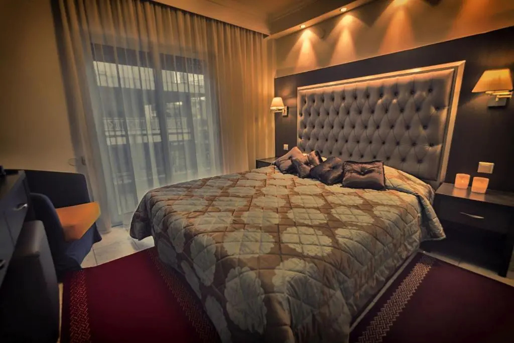 Hotel Avra