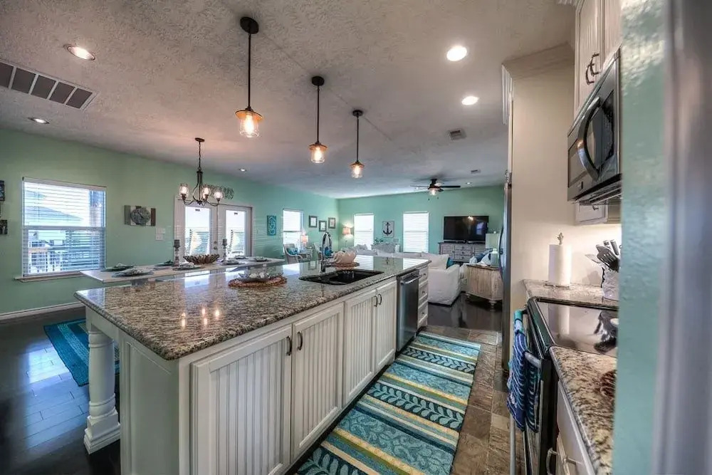 Coastal Cajun Getaway On The Beach! 3 Bedroom Home by Redawning