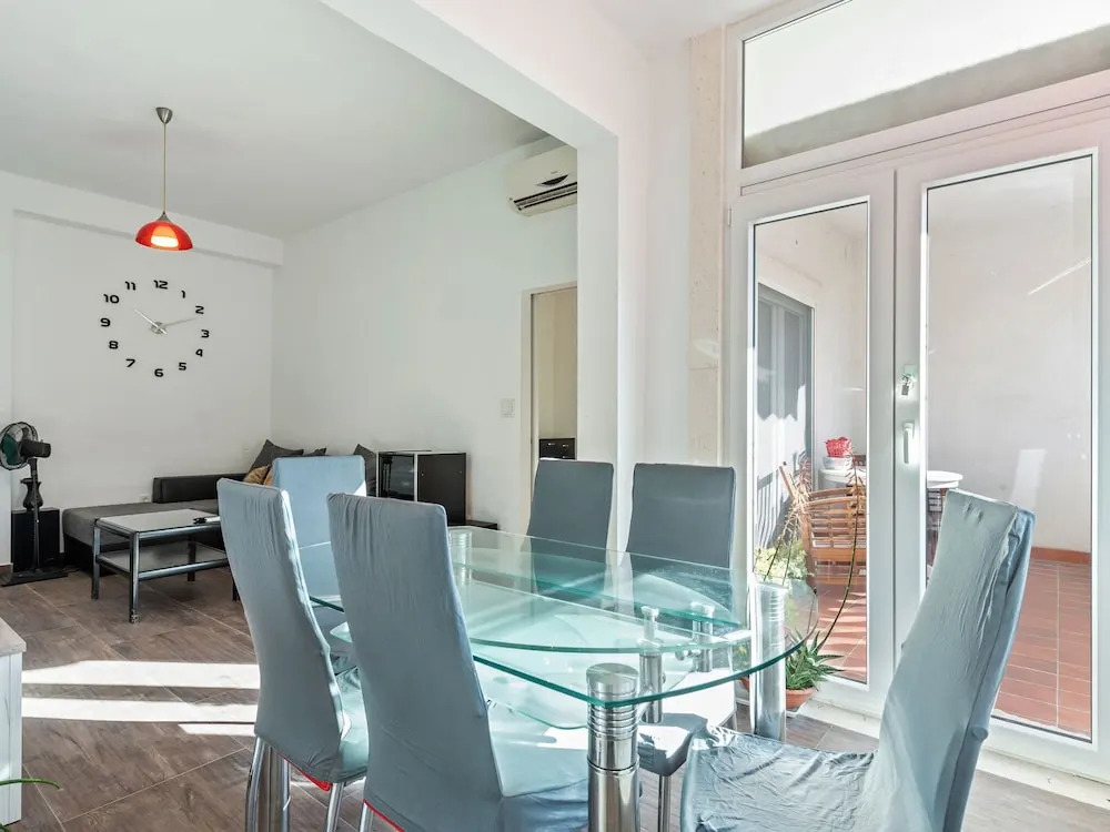 Refined Apartment in Kaštel Lukšić with Garden