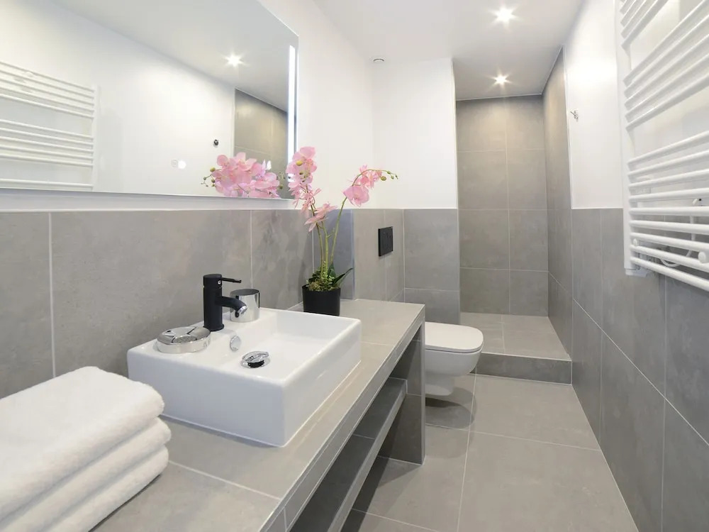 Luxury AC 3BDR Le Marais I by Livinparis