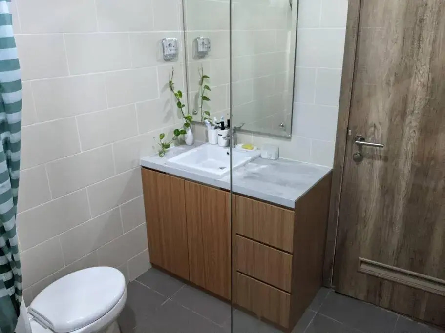 Apt Pejaten Park 1 BR Sage Smart TV, Netflix, Prime, Youtube