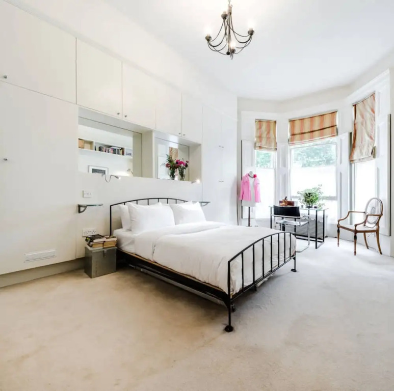 Entire Home: Chic & Cheery 1bed in Shepherd'S Bush