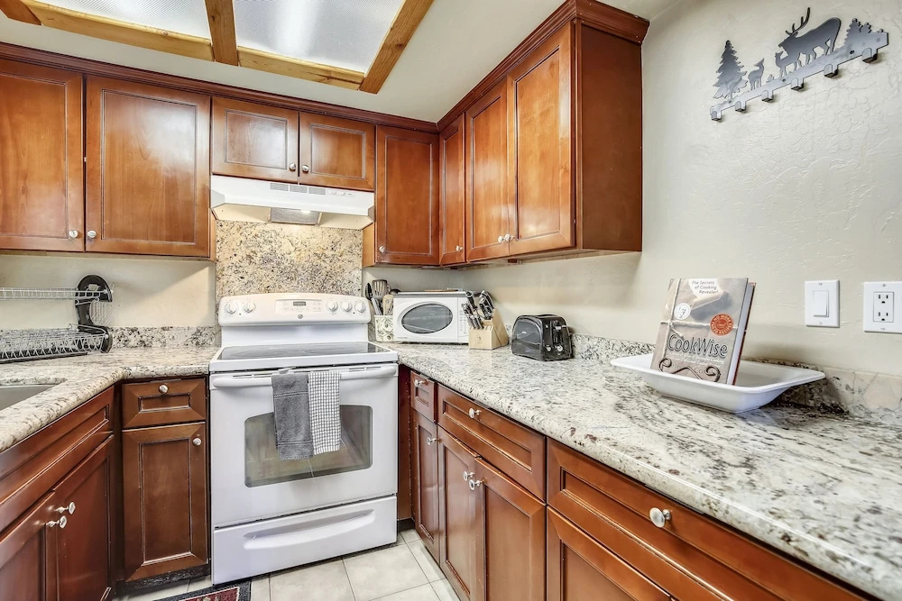 Book Now! 1 Min To Heavenly, 5 Min To Casinos & Lake! 4 Bedroom Cabin
