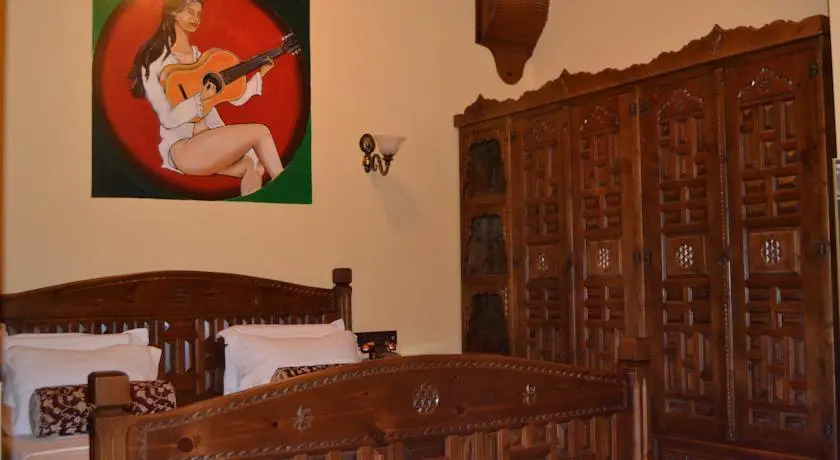 ST Hill Family Suites