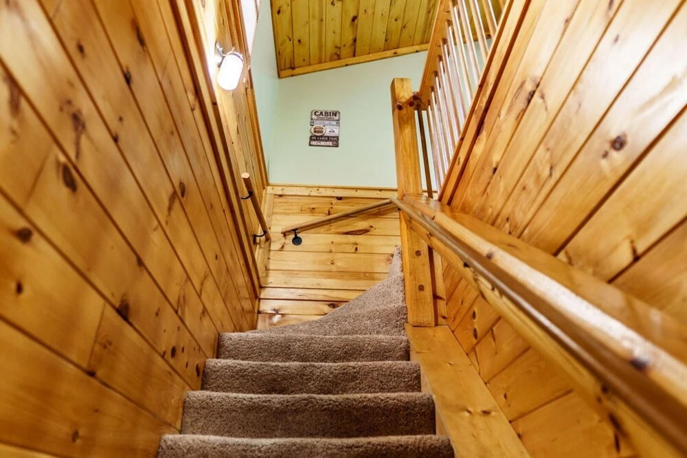 Squirrel's Retreat by Eagles Ridge Resort