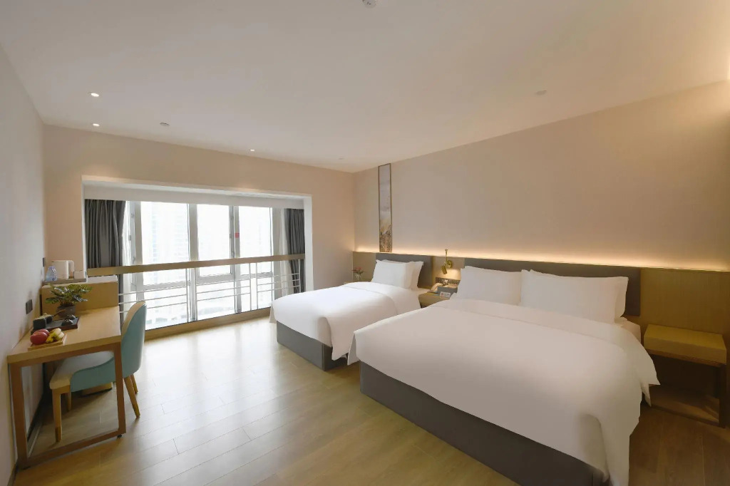 Rich Hotel
