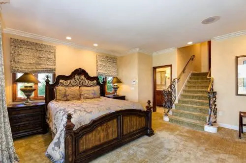 317 Carnation, Corona Del Mar